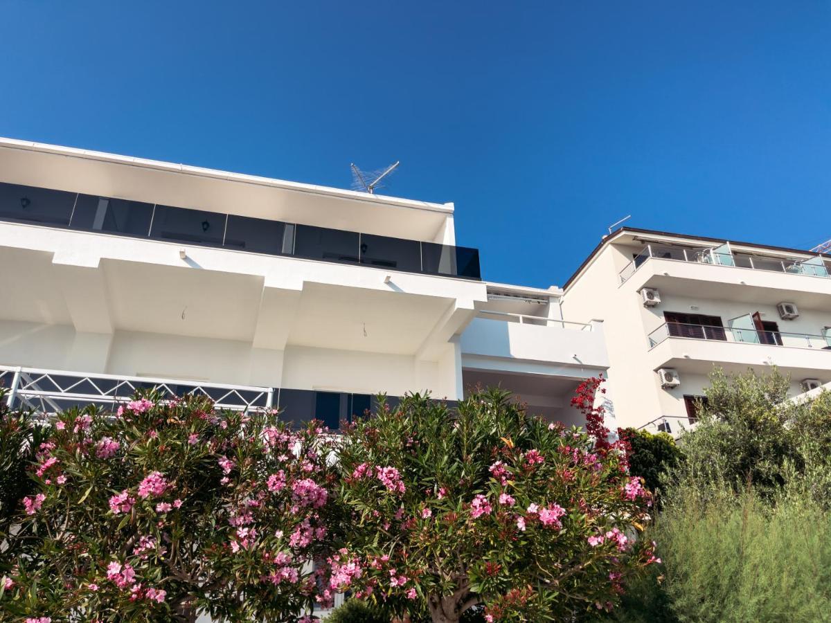 Apartments Goro Podstrana Exterior photo